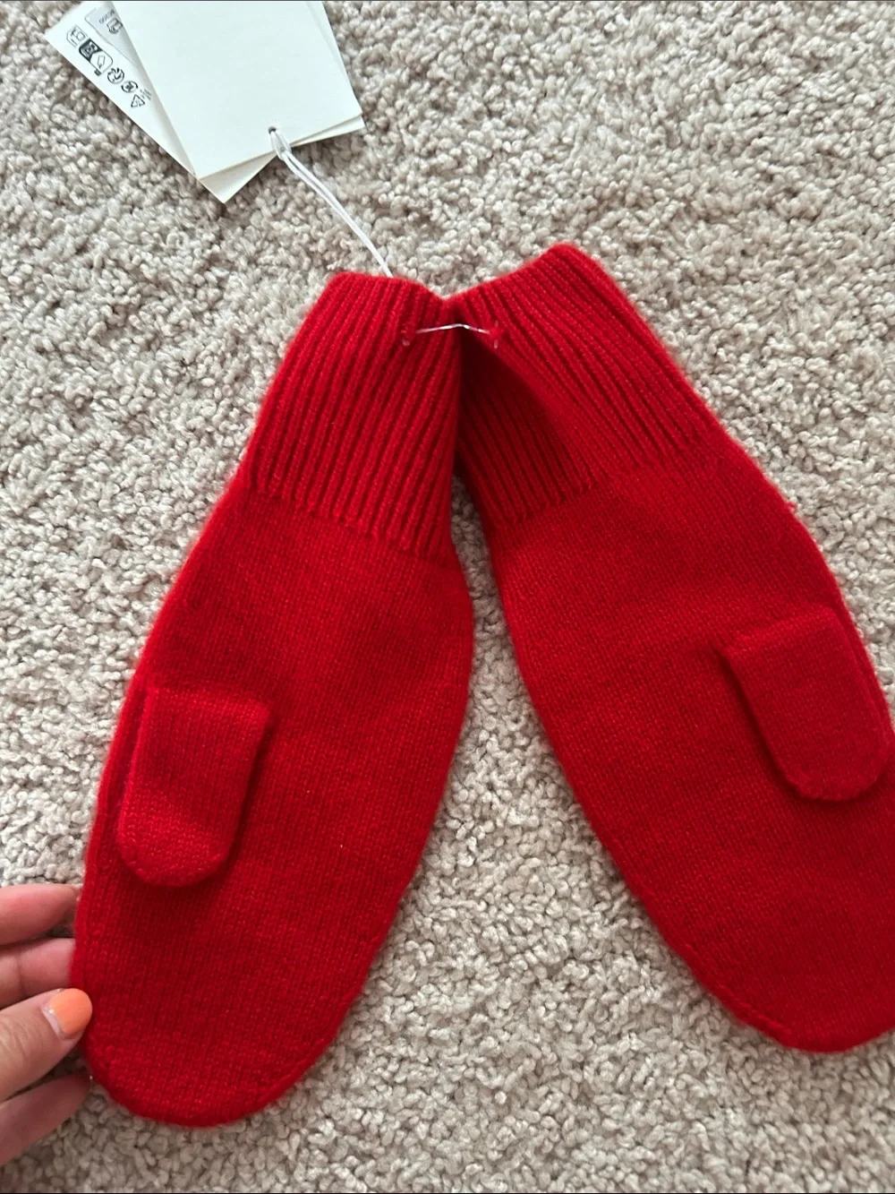 COS cashmere mittens. XS/S